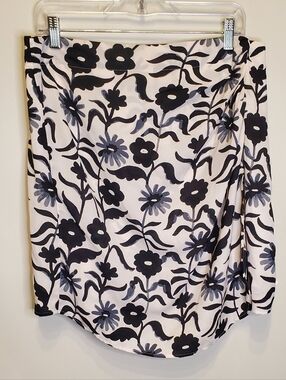 293. NWT - Compania Fantastica Ink Flower Print Skirt